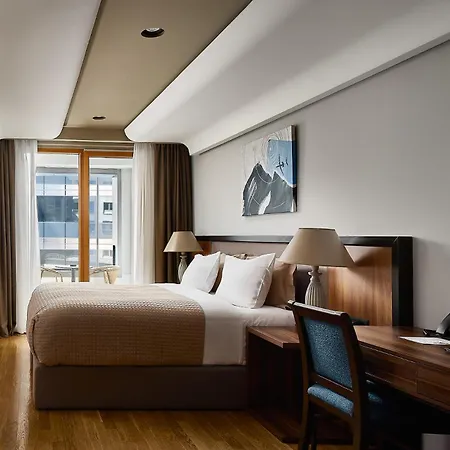 فندق آند سبا بارك سكوبي 5*